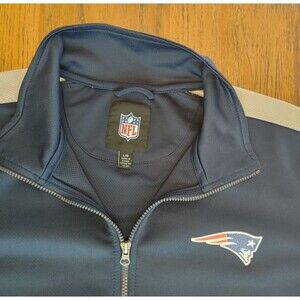 Patriots Warm Up Jacket NFL Chest Logo Plain Back L